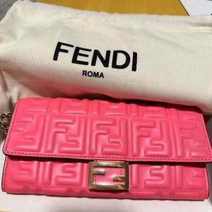 BNiB Fendi Wallet on Chain (detachable)